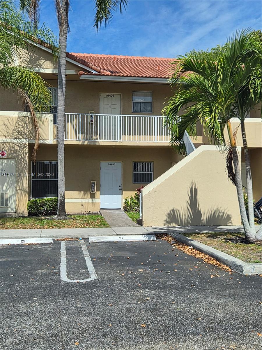 CORAL SPRINGS COUNTRY CLU - Residential Lease