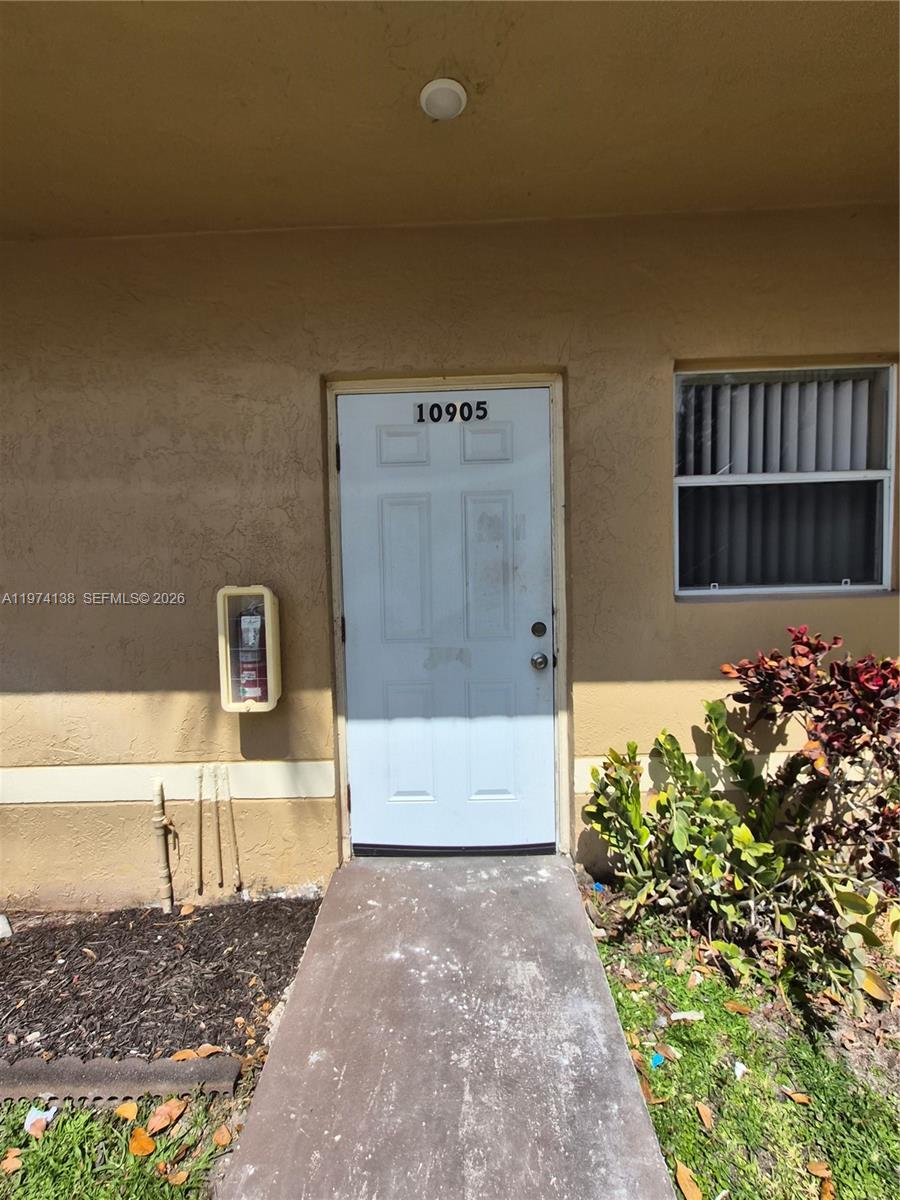 CORAL SPRINGS COUNTRY CLU - Residential Lease