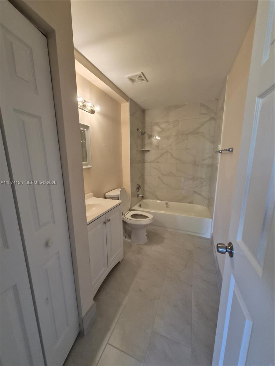CORAL SPRINGS COUNTRY CLU - Residential Lease