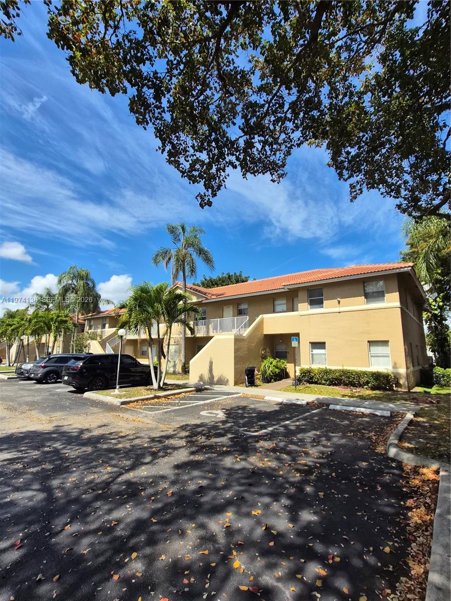 CORAL SPRINGS COUNTRY CLU - Residential Lease