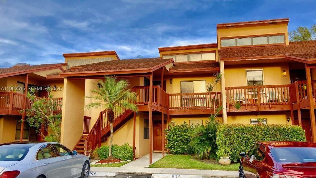 Photo of 604 E Lakeview Dr E #604, Royal Palm Beach, FL 33411 (MLS # A11999515)