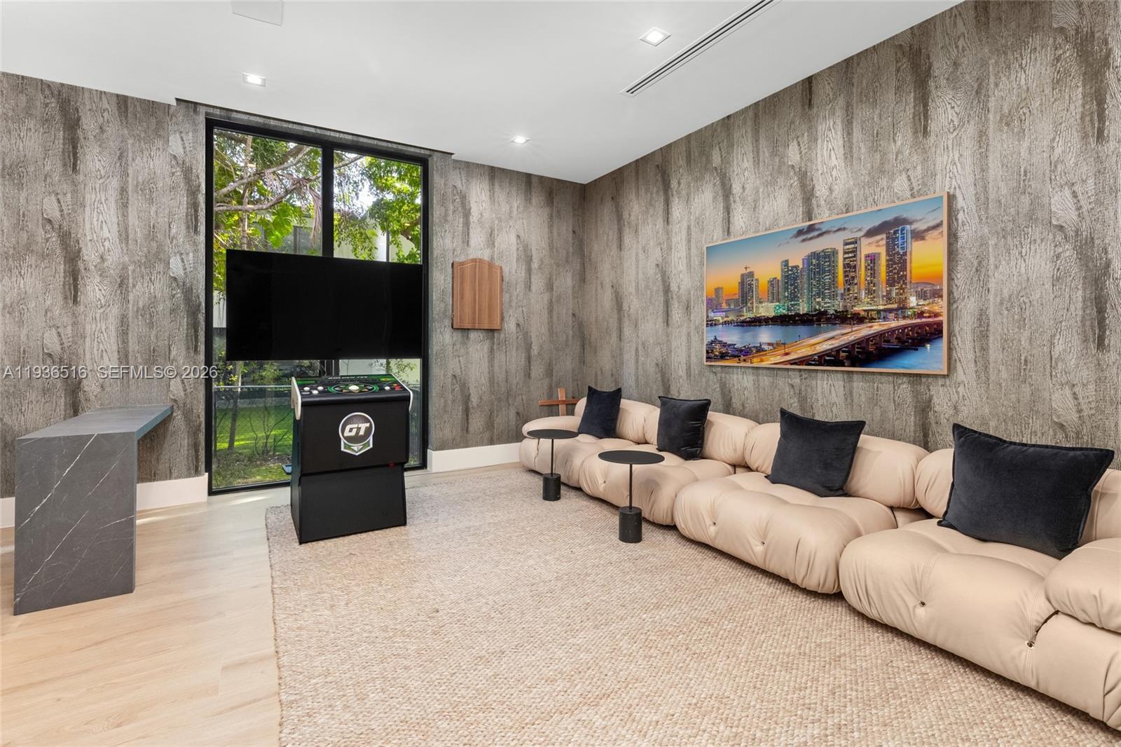 DAVIS OAKS - Residential