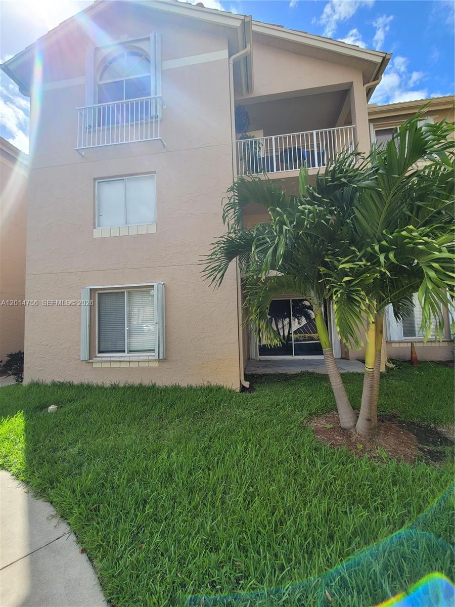 ROYAL PALM PLACE - Residential