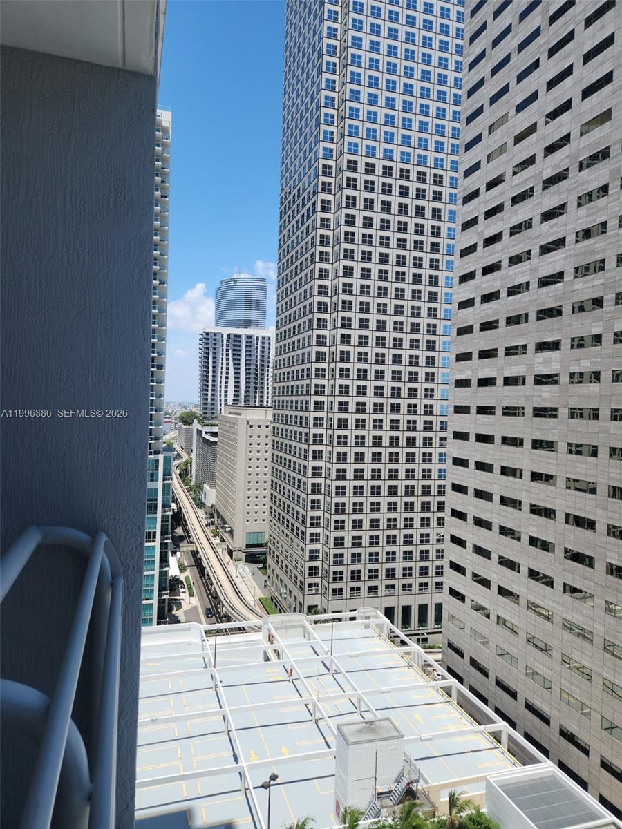 325 S Biscayne Blvd 2220