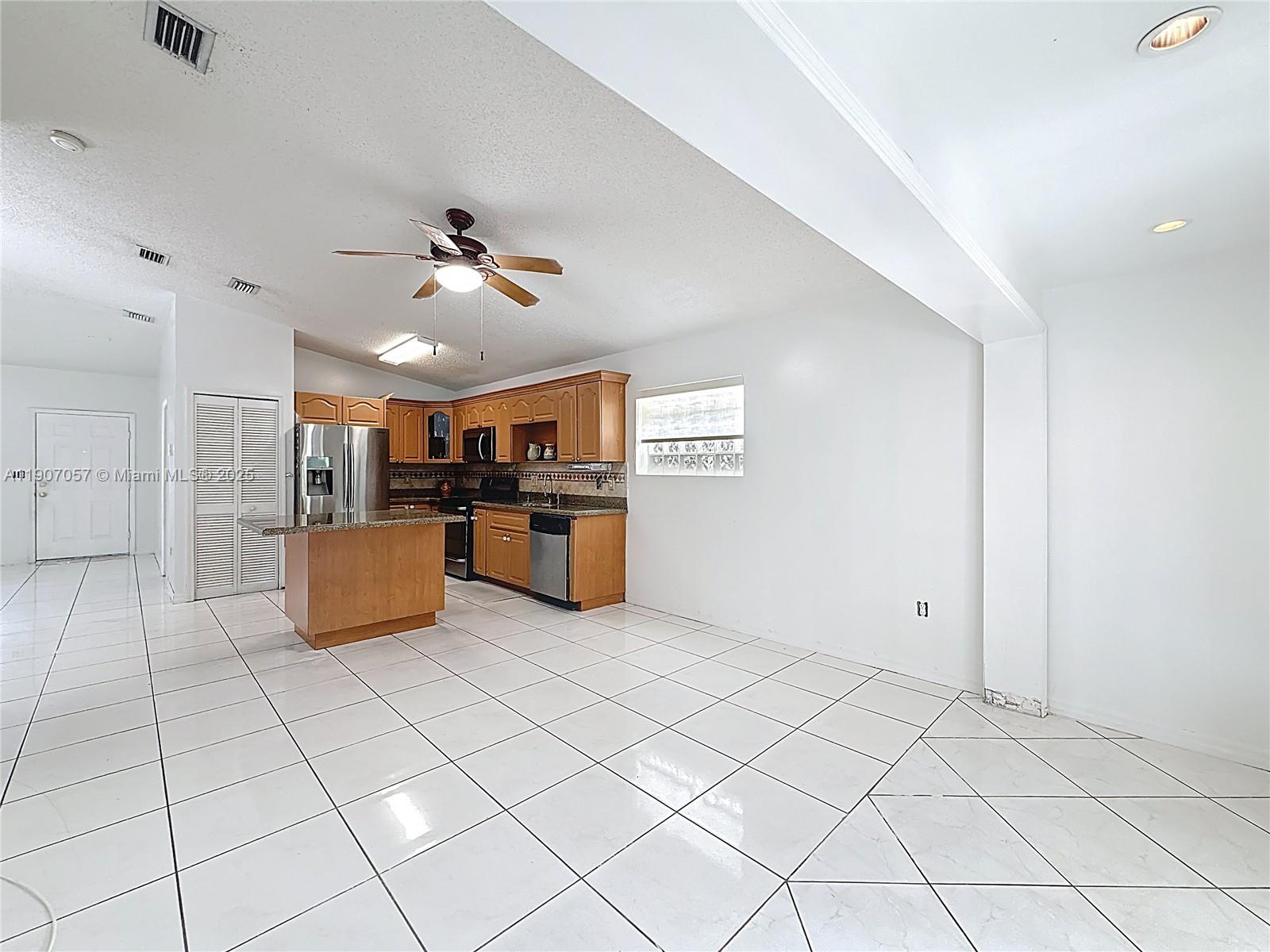 P A AT CORAL REEF - Residential