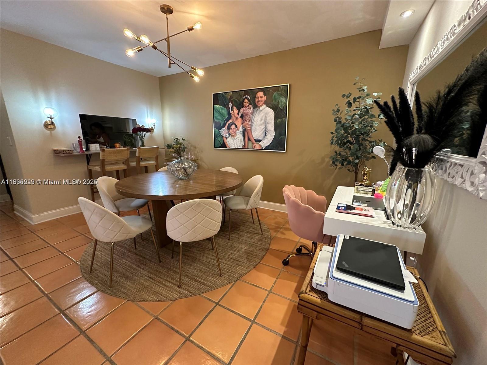 323 Navarre Ave 103