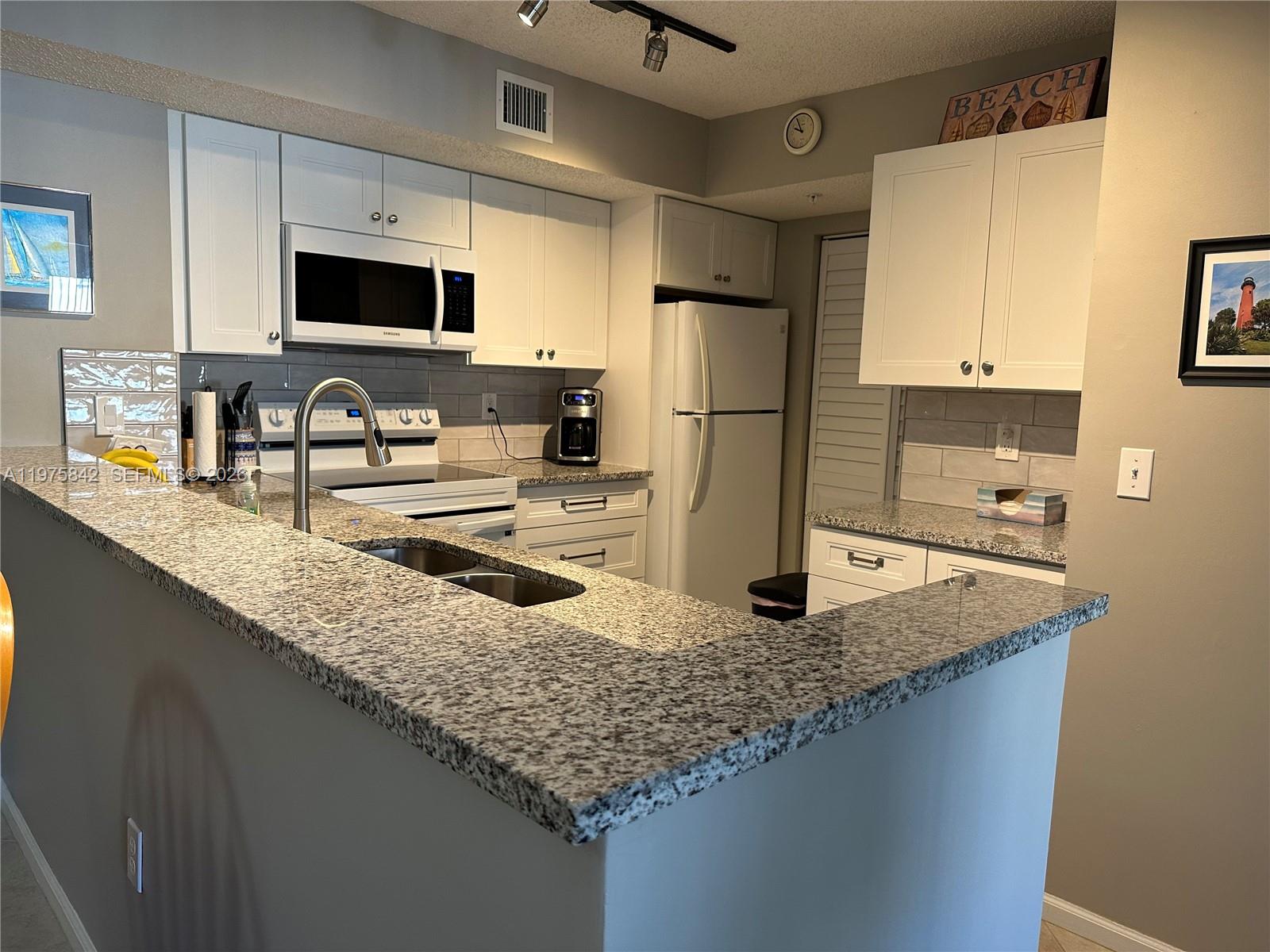 LIGHTHOUSE COVE AT TEQUES - Residential Lease