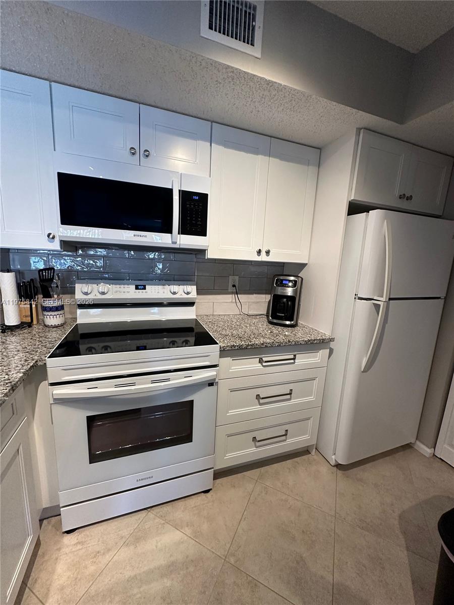 LIGHTHOUSE COVE AT TEQUES - Residential Lease