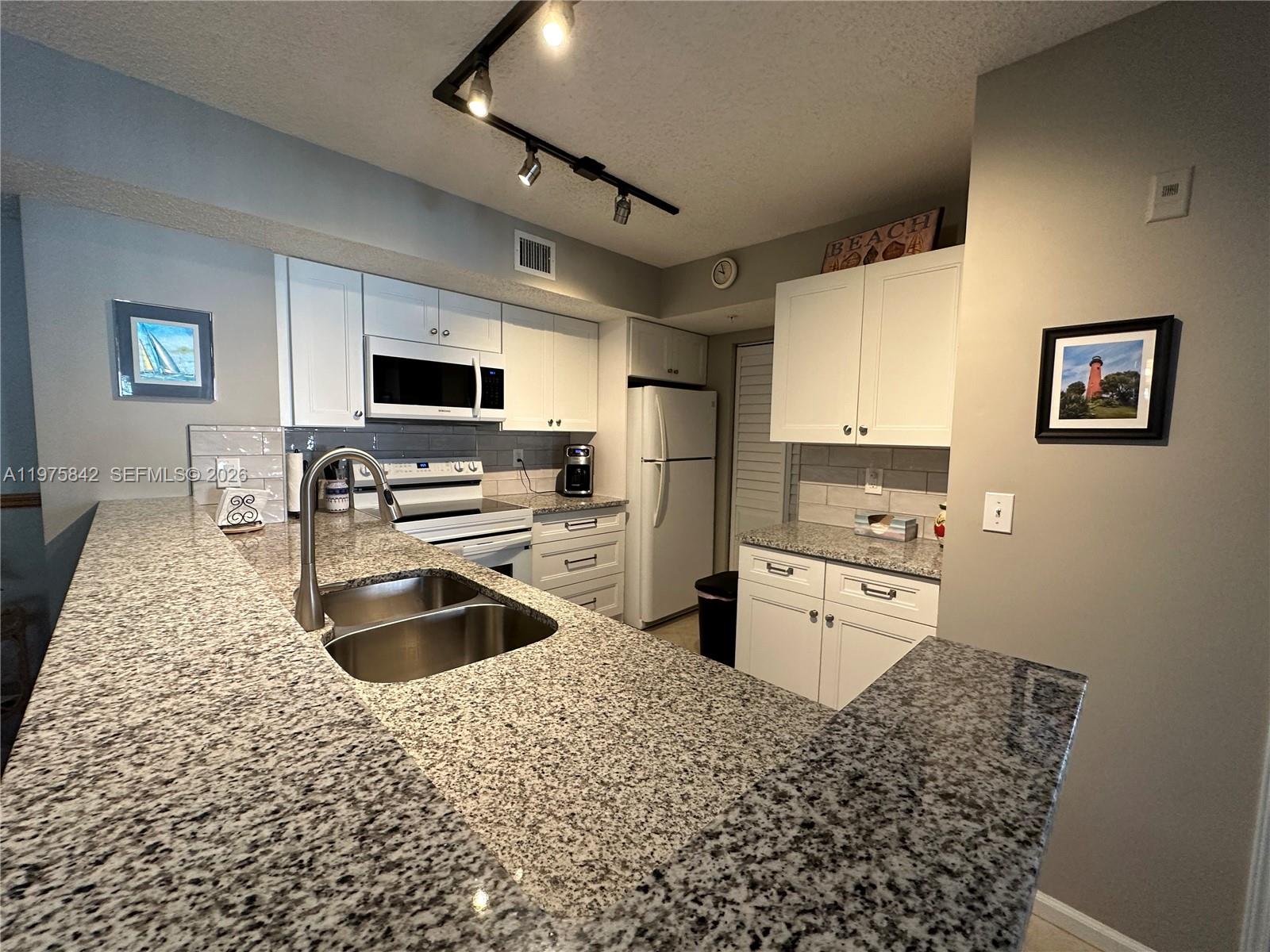 LIGHTHOUSE COVE AT TEQUES - Residential Lease