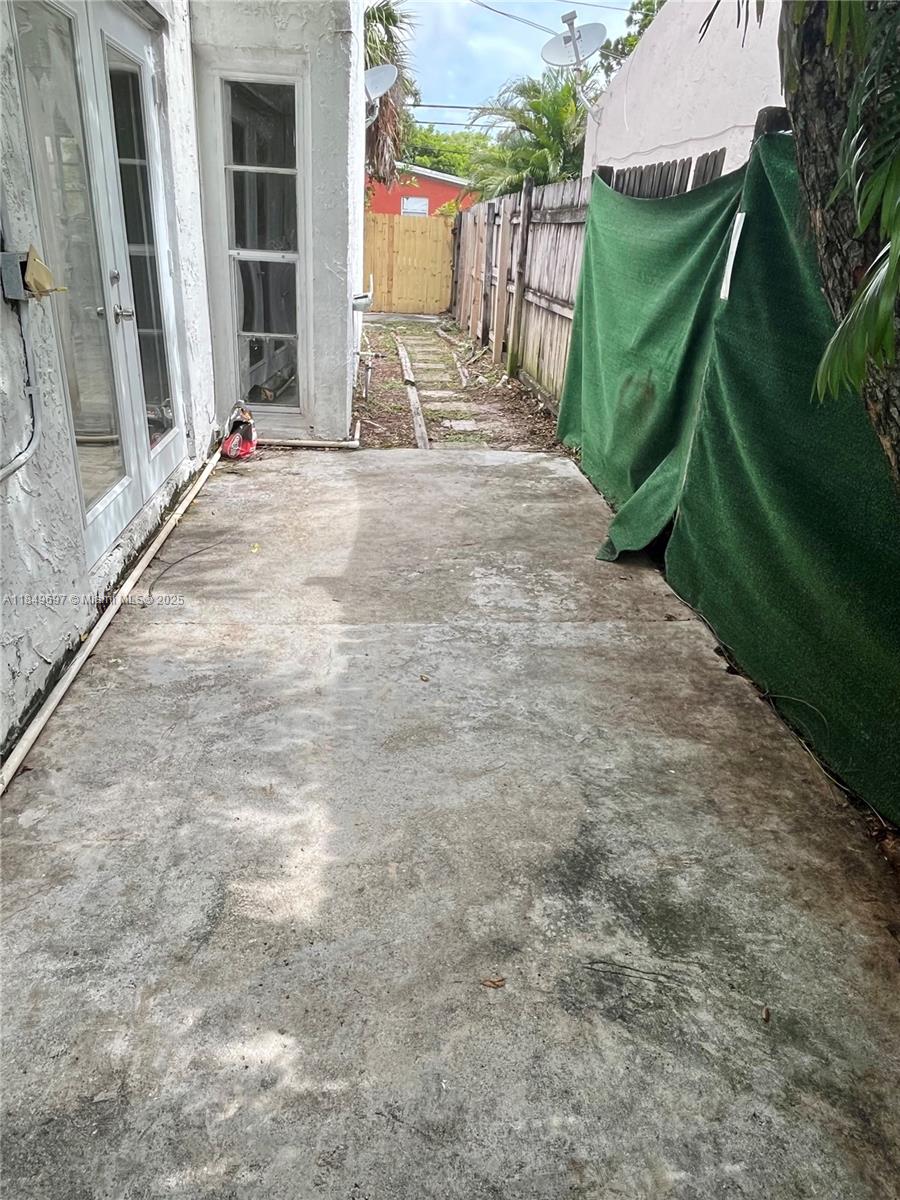 RIVERLAND VILLAGE PARK - Residential Lease