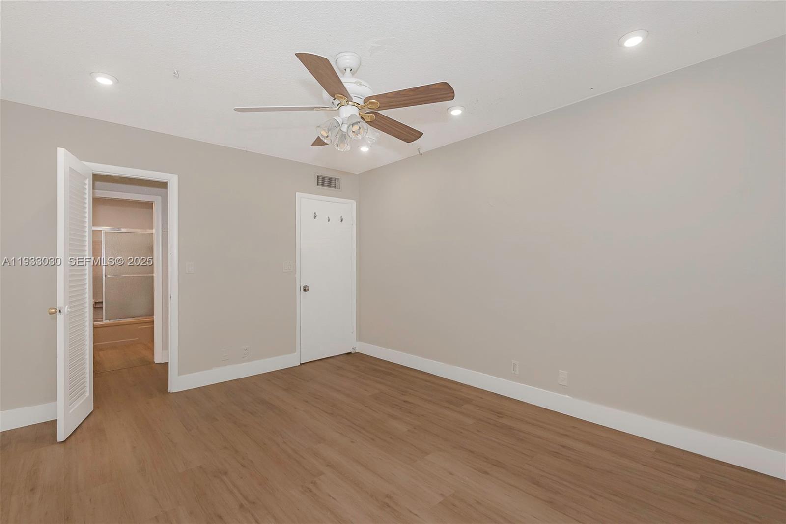 FOUNTAINVIEW CONDO NO 5 - Residential Lease