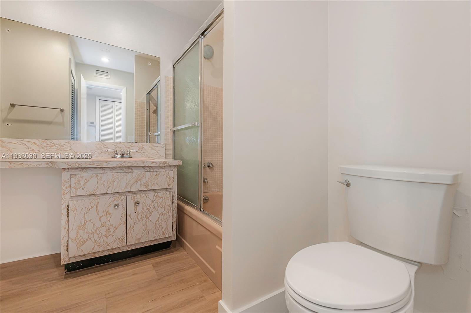 FOUNTAINVIEW CONDO NO 5 - Residential Lease