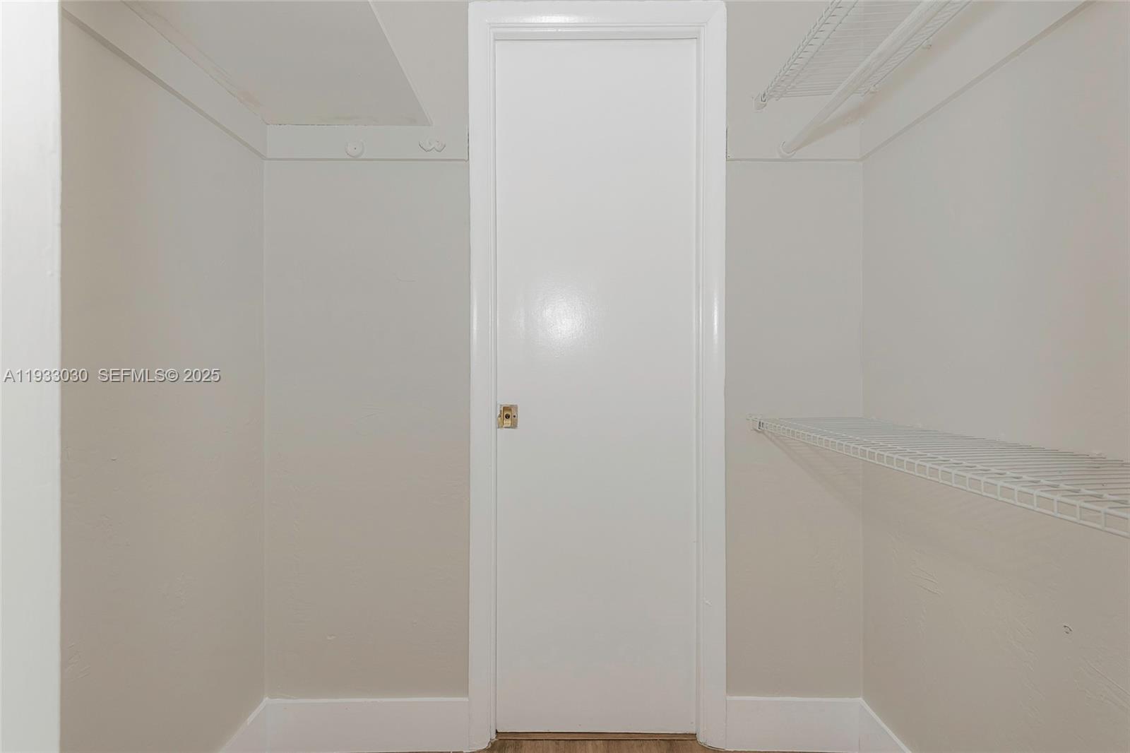 FOUNTAINVIEW CONDO NO 5 - Residential Lease