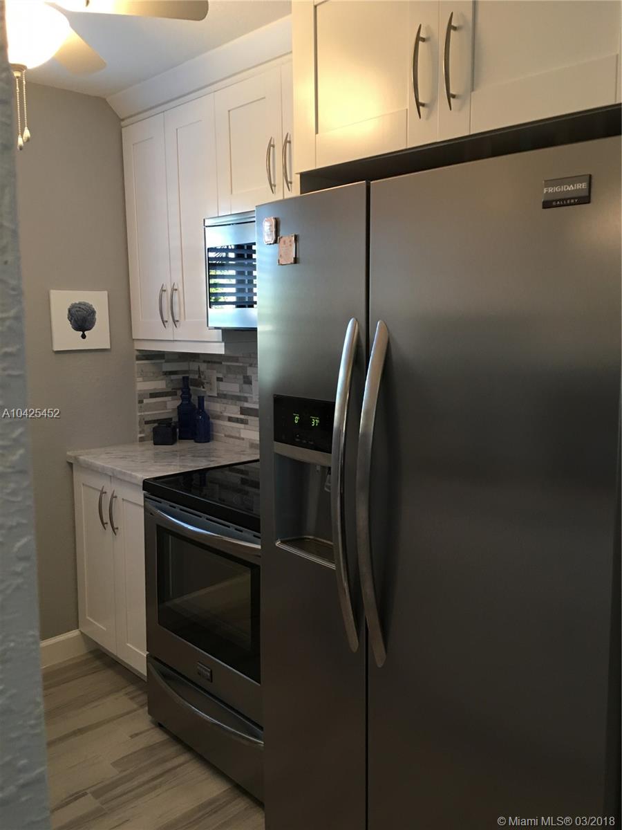 KENDALL LKS EAST PATIO CO - Residential Lease