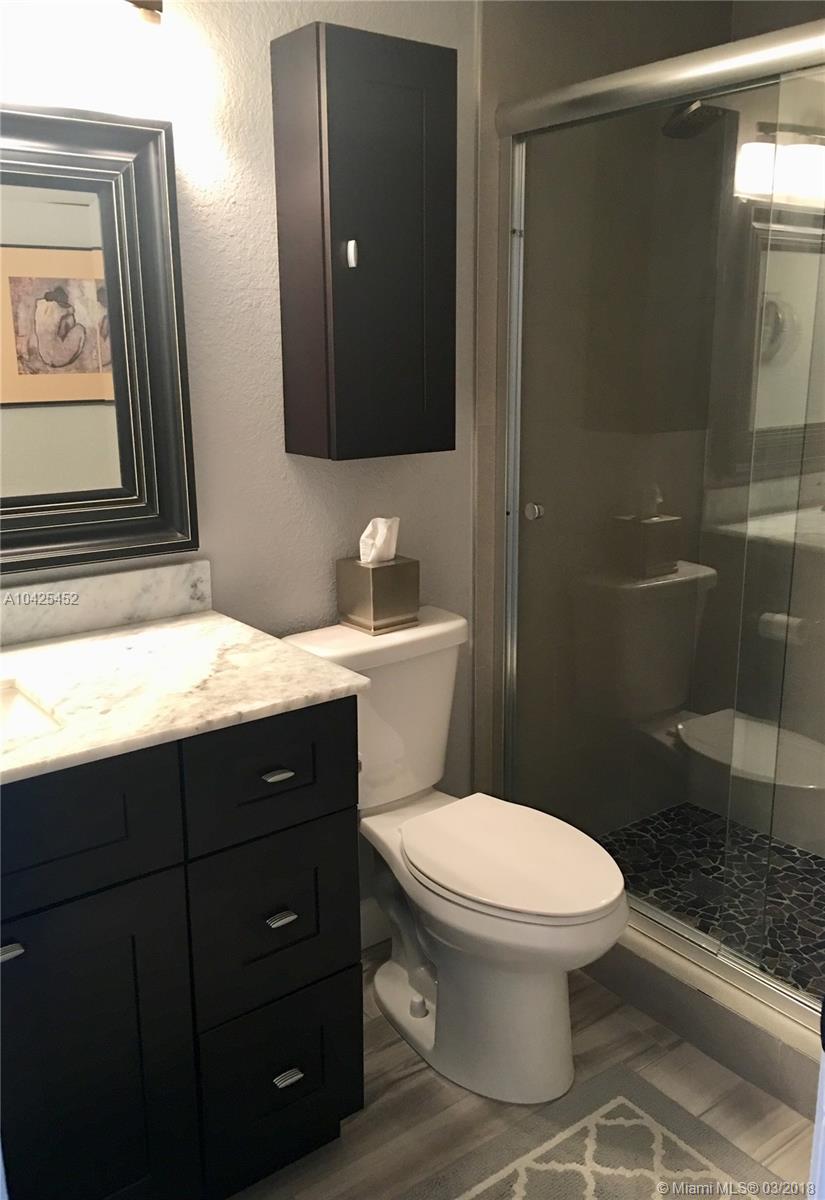 KENDALL LKS EAST PATIO CO - Residential Lease