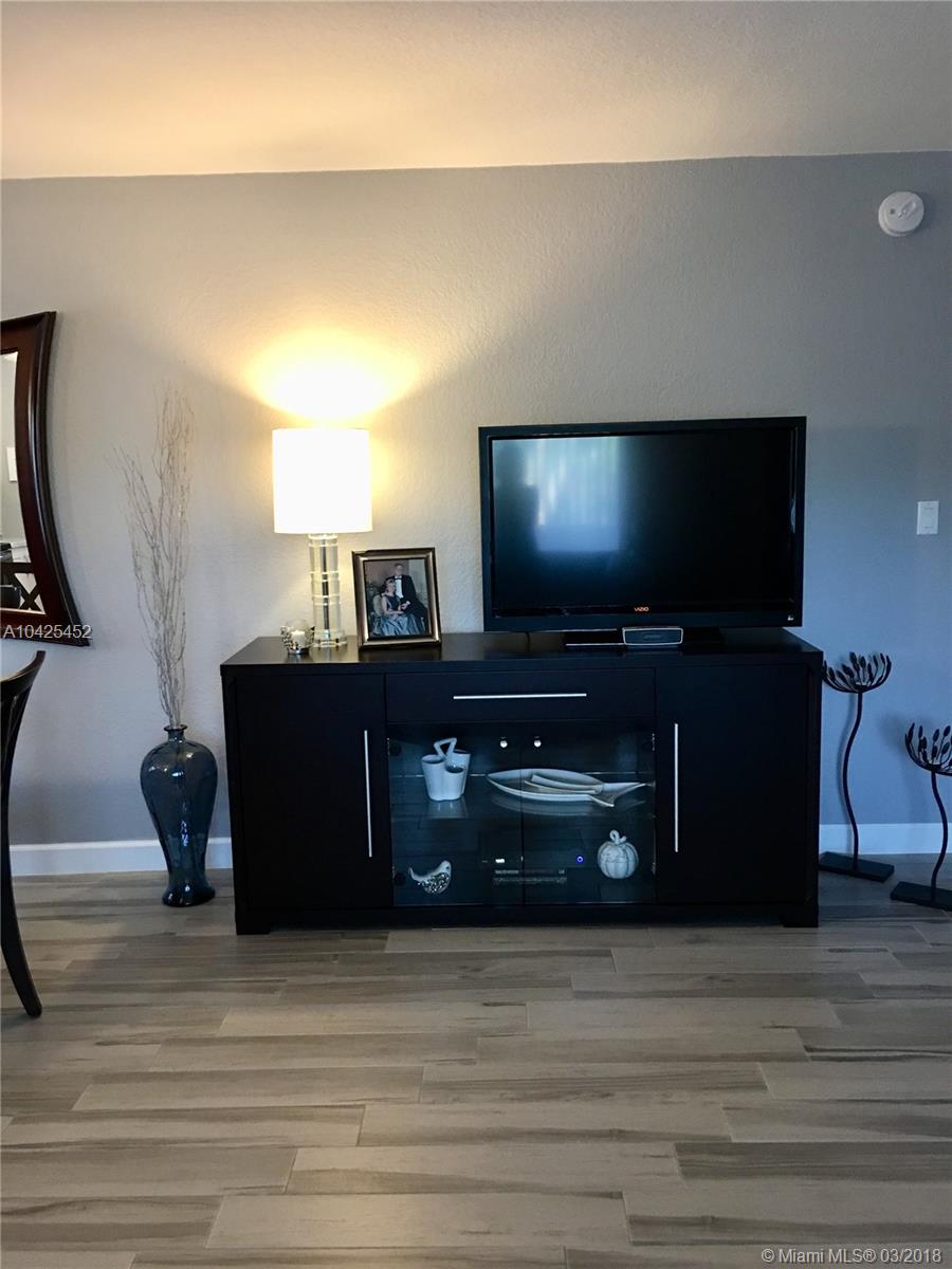 KENDALL LKS EAST PATIO CO - Residential Lease