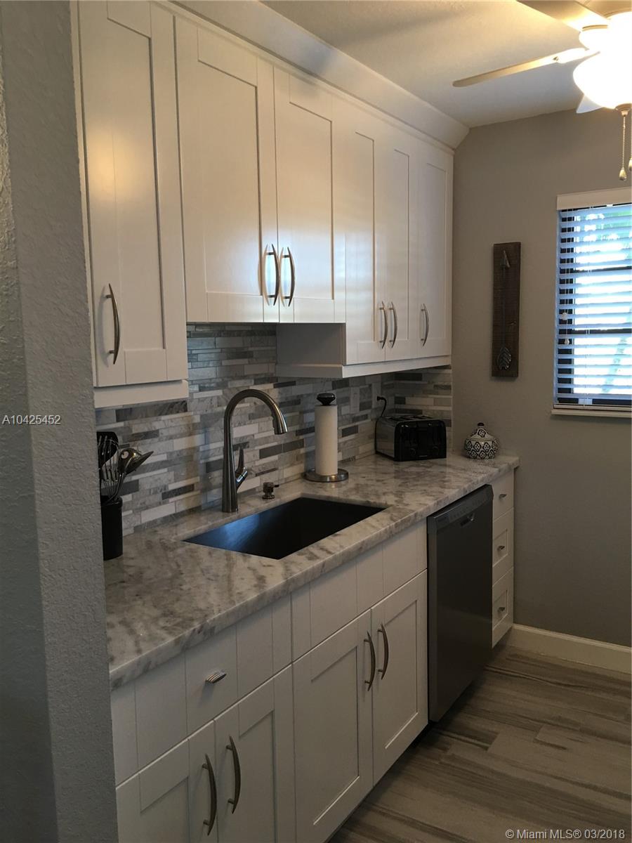 KENDALL LKS EAST PATIO CO - Residential Lease