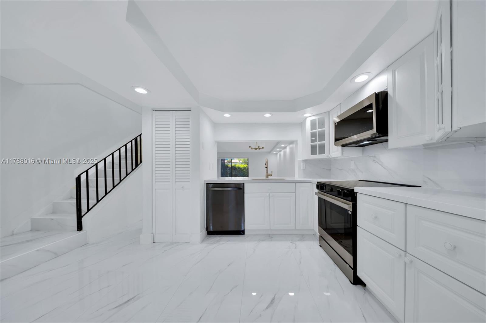 10136 Nw 41st St 67-6, Doral, Miami-Dade County, Florida - 2 Bedrooms  
3 Bathrooms - 