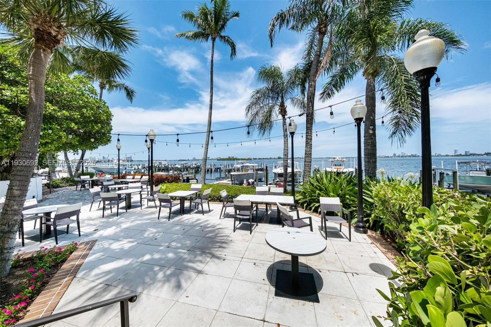 TOWERS OF QUAYSIDE CONDO - Residential