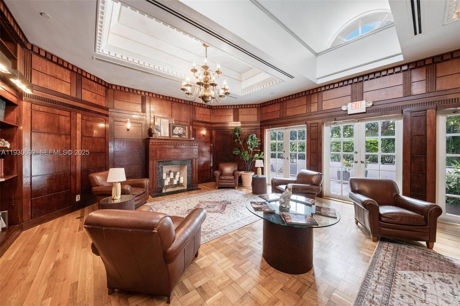 TOWERS OF QUAYSIDE CONDO - Residential