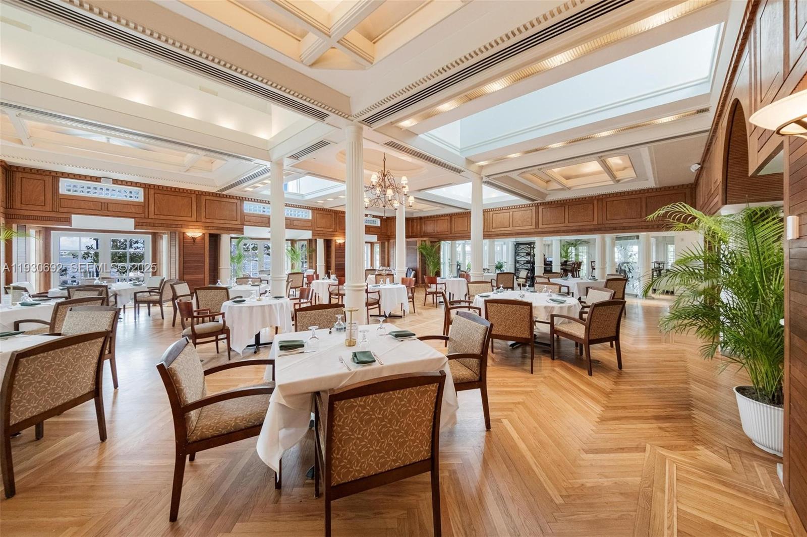 TOWERS OF QUAYSIDE CONDO - Residential