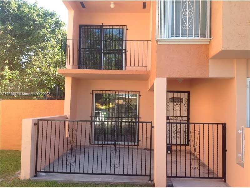 2415 Nw 11th St 26A, Miami, Broward County, Florida - 3 Bedrooms  
3 Bathrooms - 