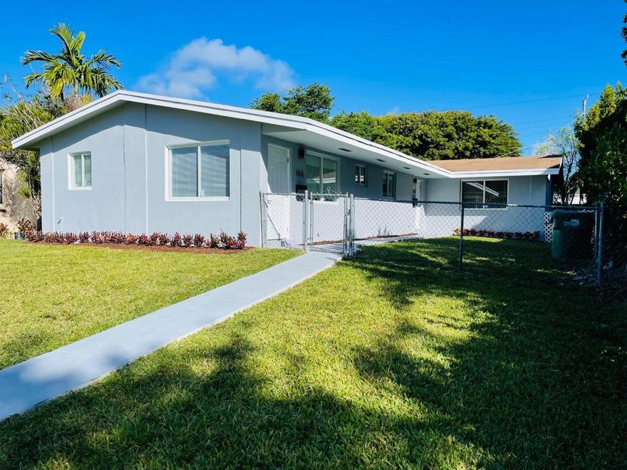 Spacious 2/2 renovated indoor laundry, Fully remodeled, central air, East of Us1, ready to move in.