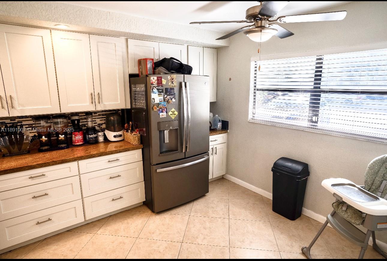 HAMMOCKS-LAKE FOREST COND - Residential