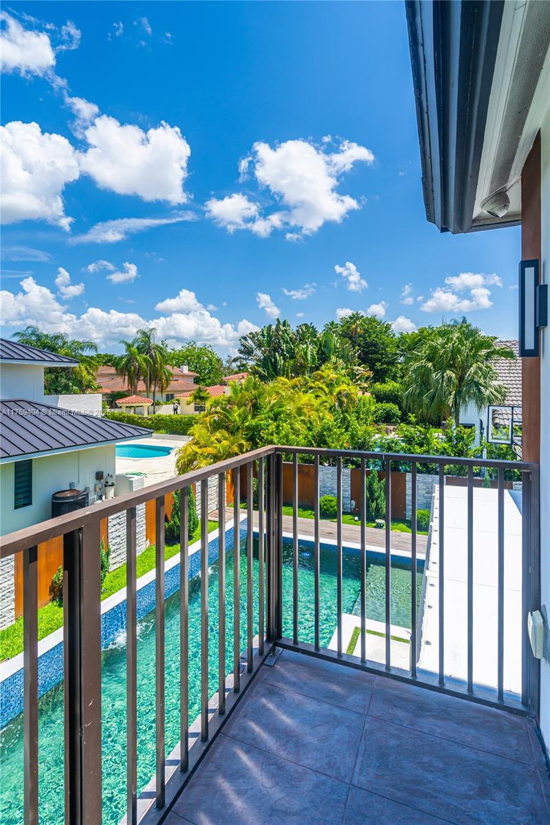 DORAL ESTATES - Residential