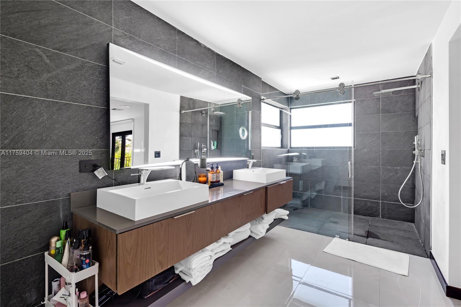 DORAL ESTATES - Residential