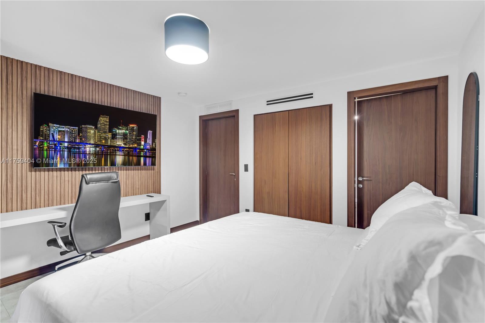 DORAL ESTATES - Residential