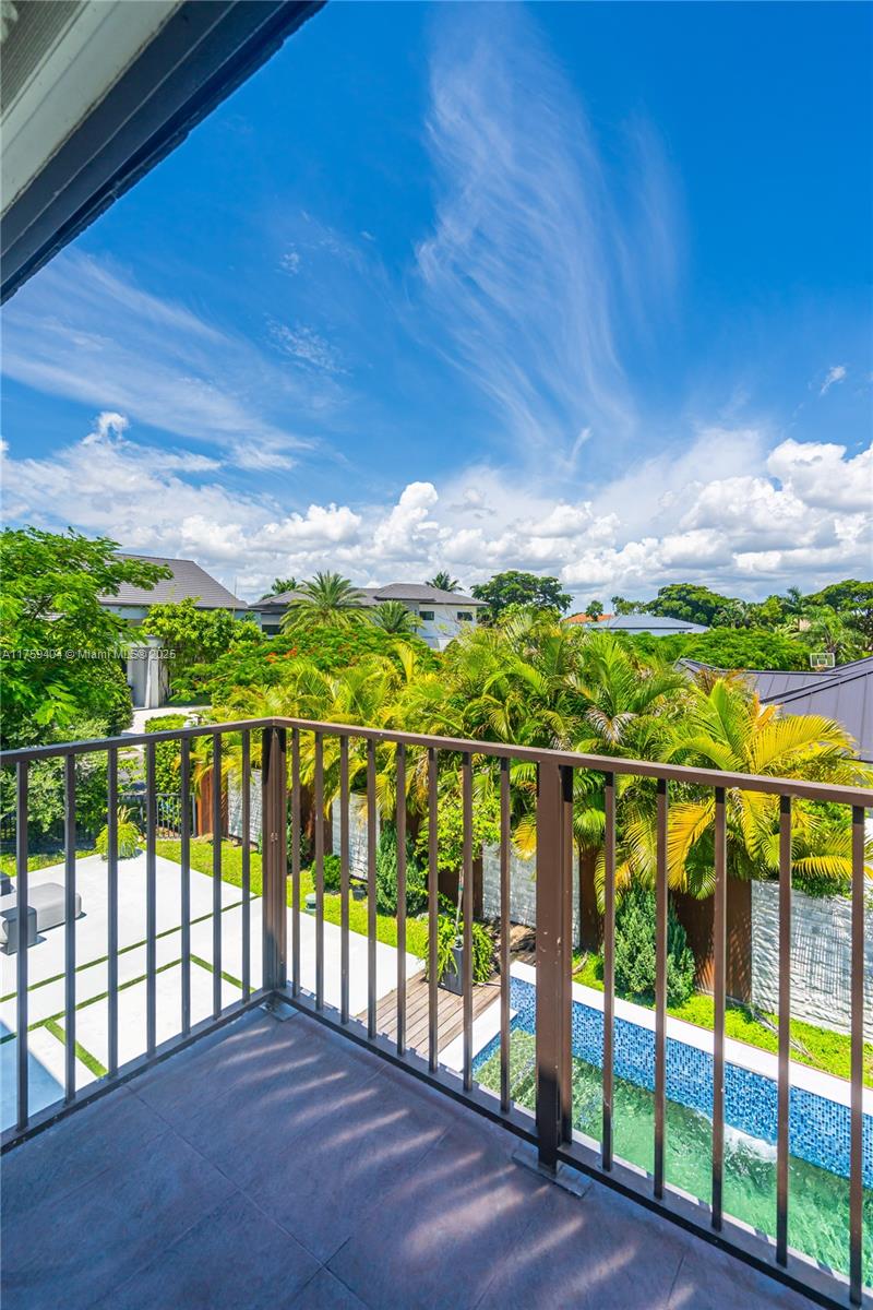 DORAL ESTATES - Residential