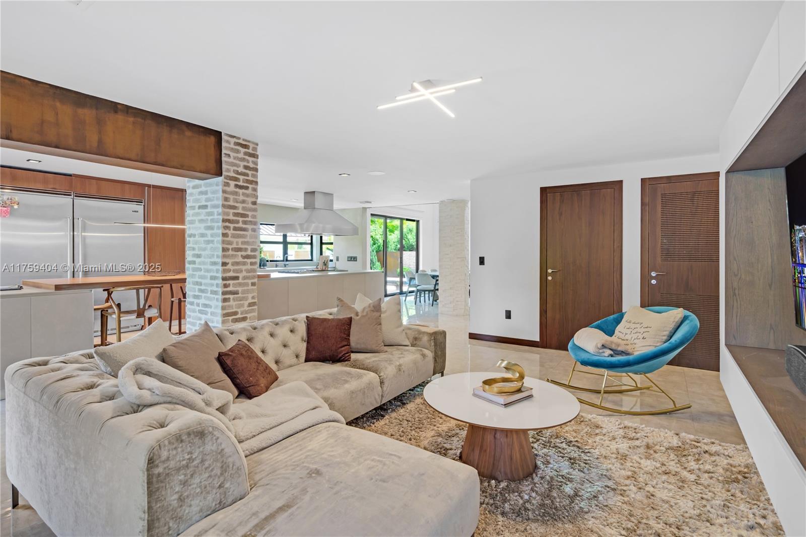 DORAL ESTATES - Residential