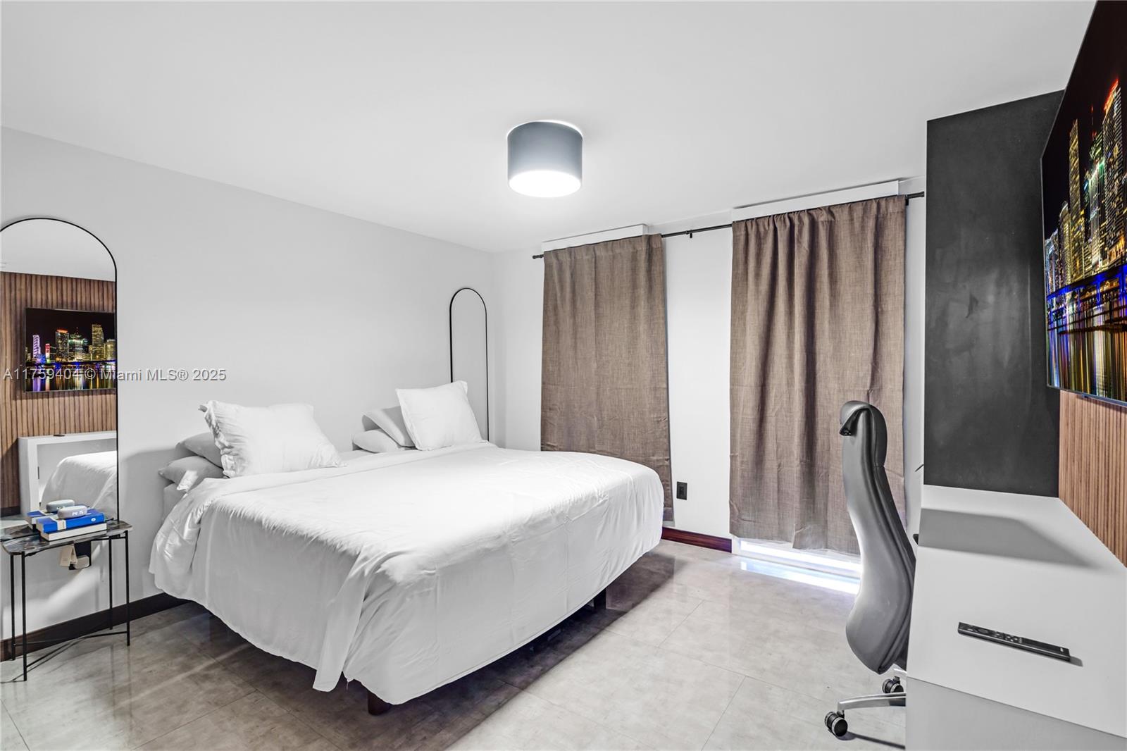 DORAL ESTATES - Residential