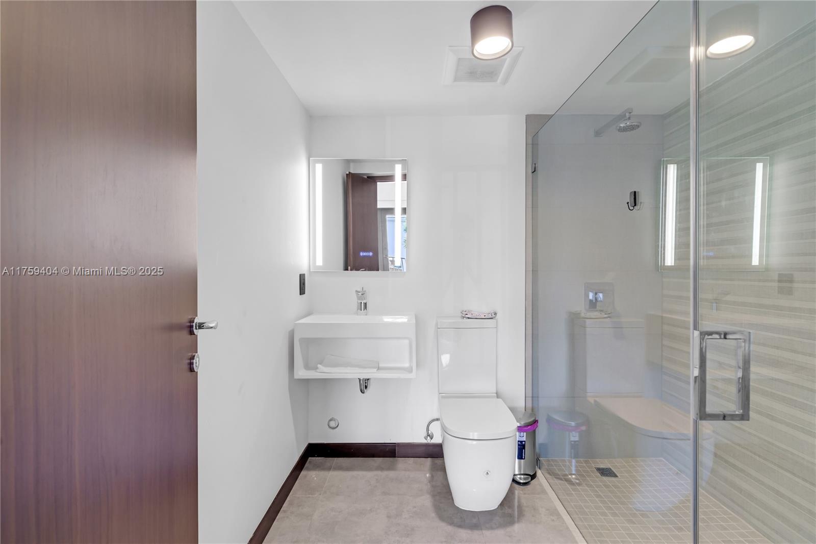 DORAL ESTATES - Residential