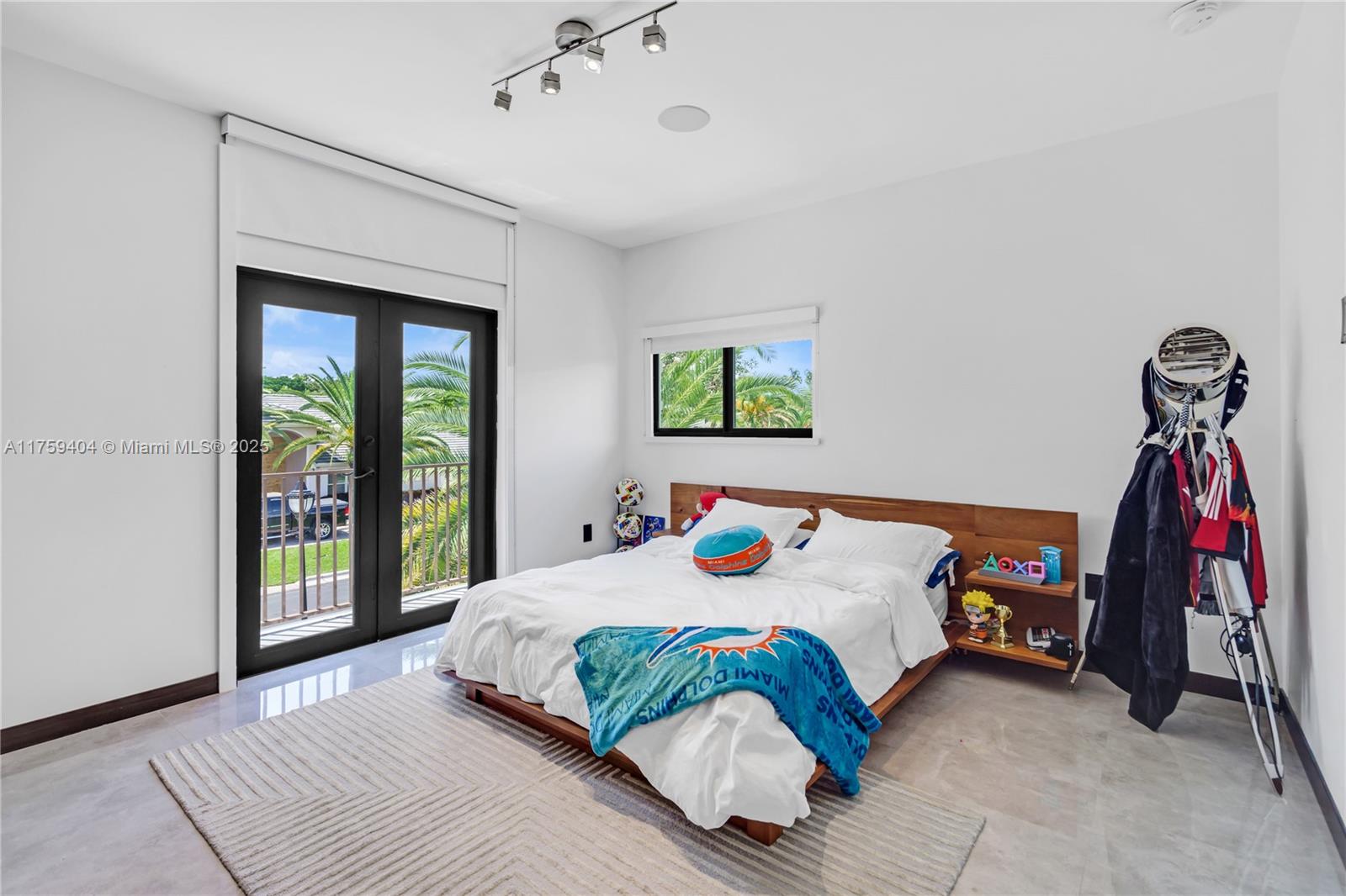 DORAL ESTATES - Residential