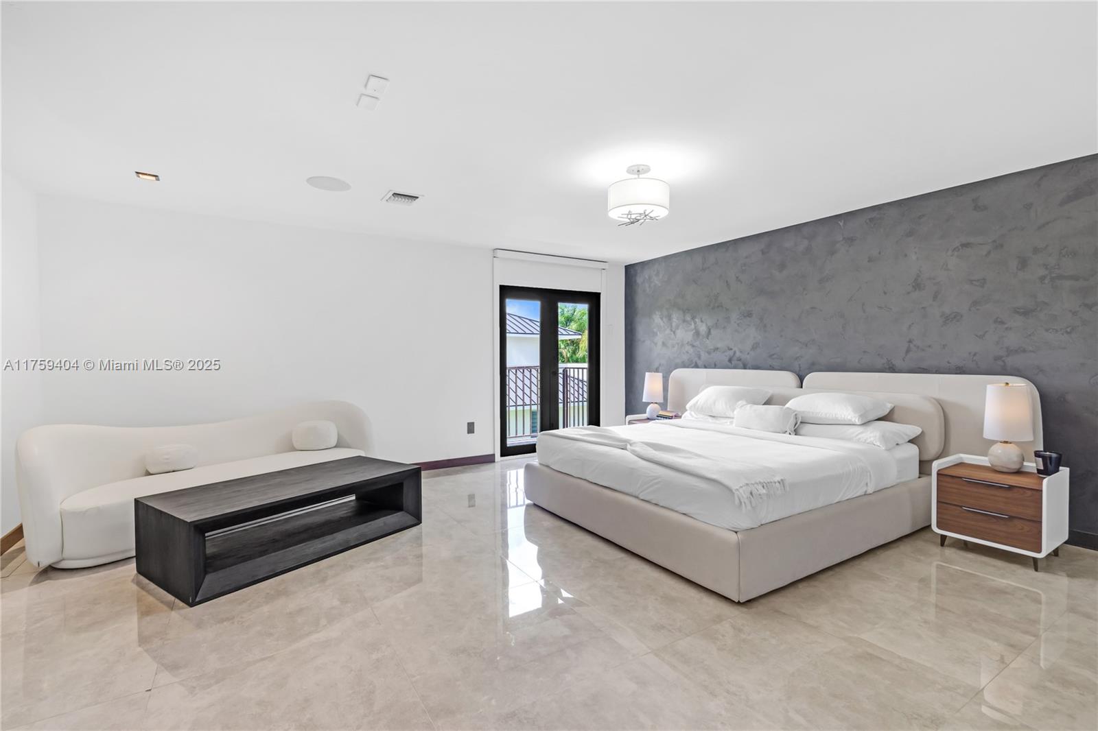 DORAL ESTATES - Residential