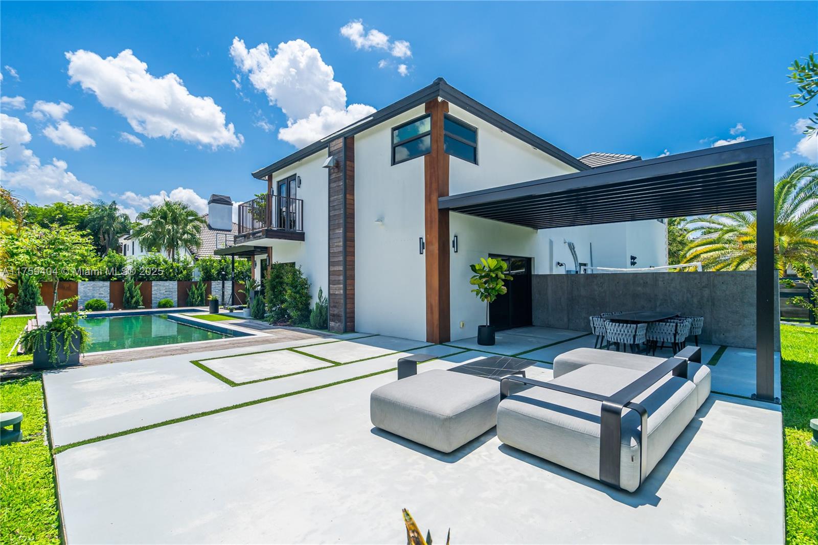 DORAL ESTATES - Residential