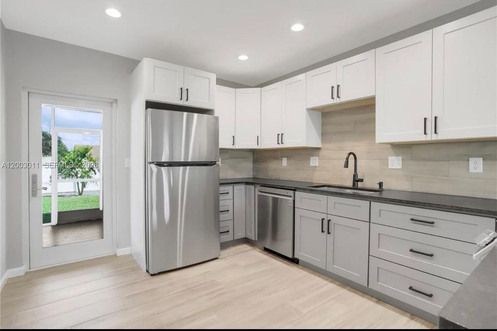 Photo of 2550 N Dixie Hwy #2570, Boca Raton, FL 33431 (MLS # A12003011)