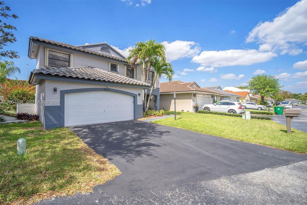 Photo of 6221 Manchester Ln, Davie, FL 33331 (MLS # A12004801)