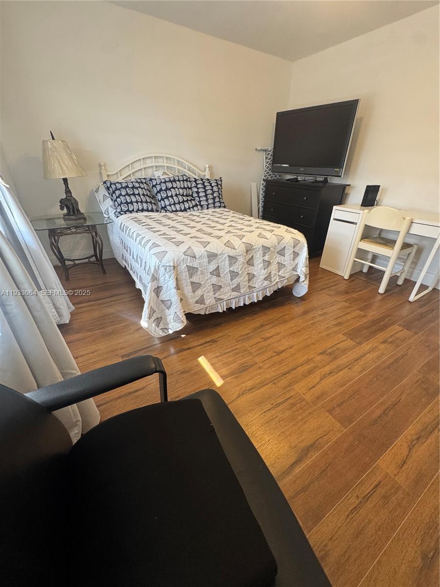 SUNRISE LAKES 100 CONDO - Residential