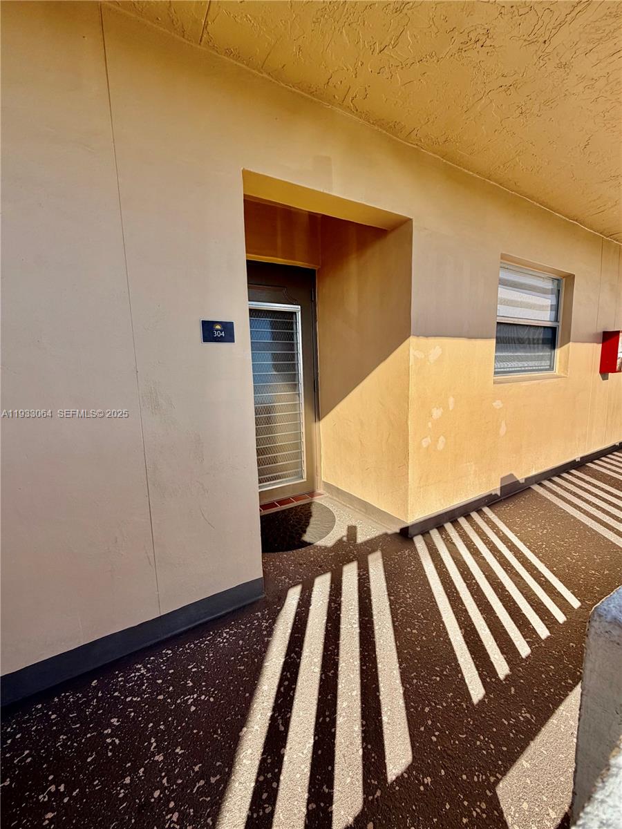 SUNRISE LAKES 100 CONDO - Residential