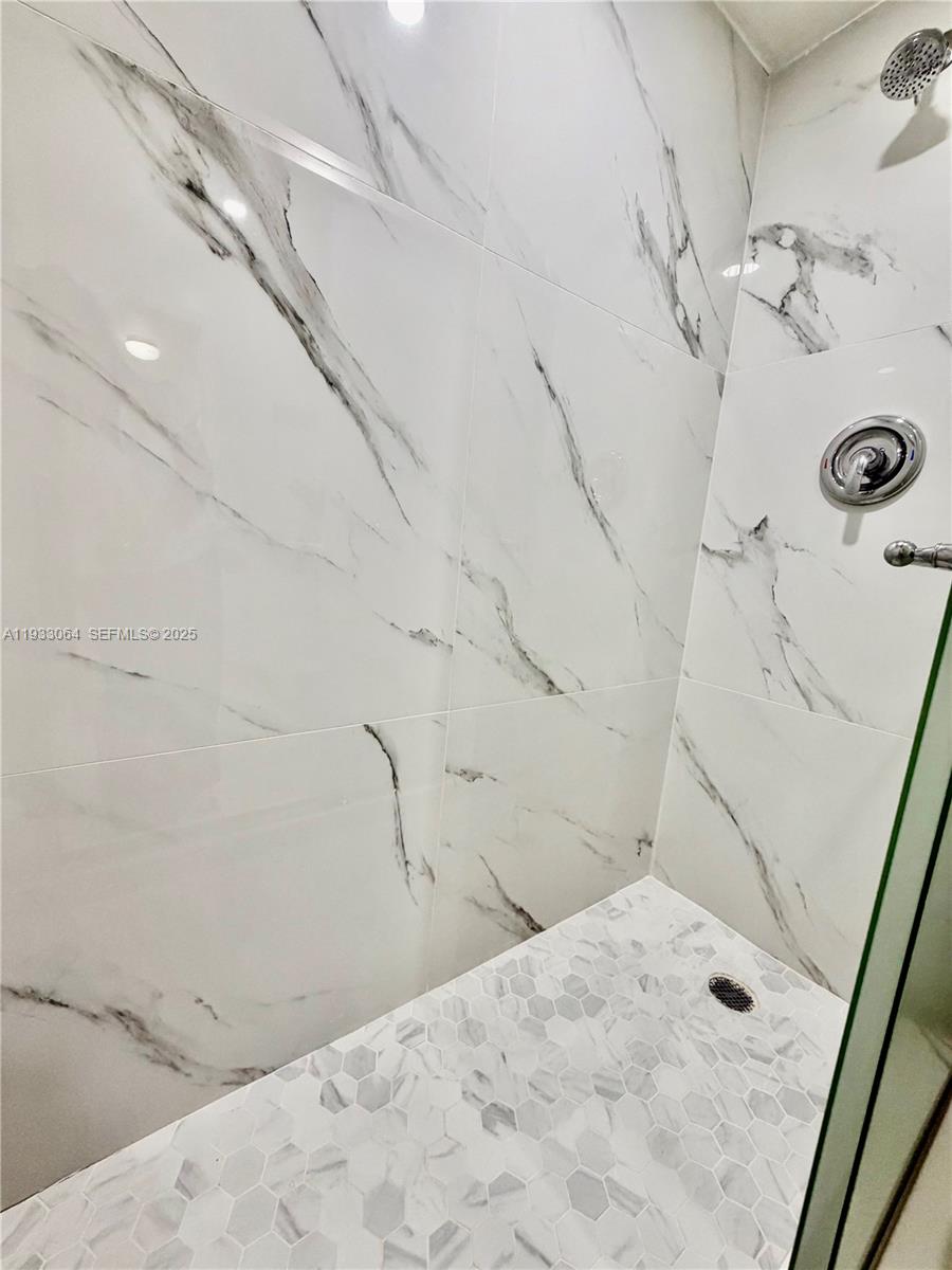 SUNRISE LAKES 100 CONDO - Residential