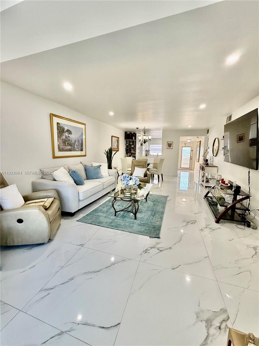 SUNRISE LAKES 100 CONDO - Residential