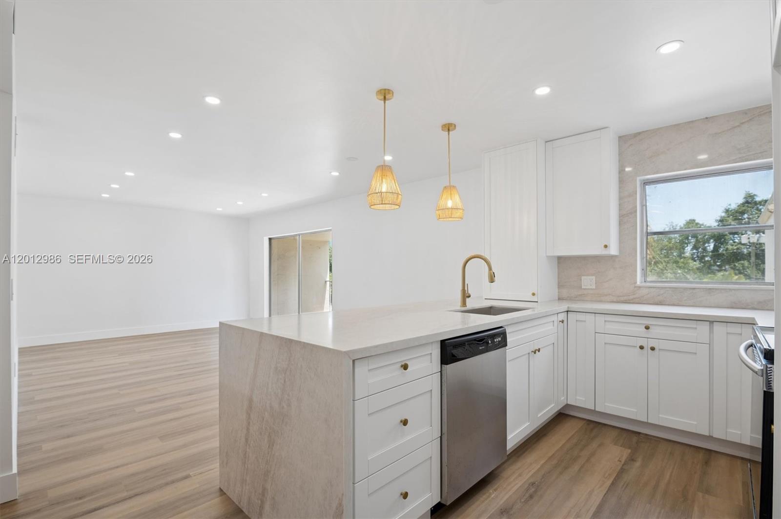 KINGS CREEK SO CONDO - Residential Lease
