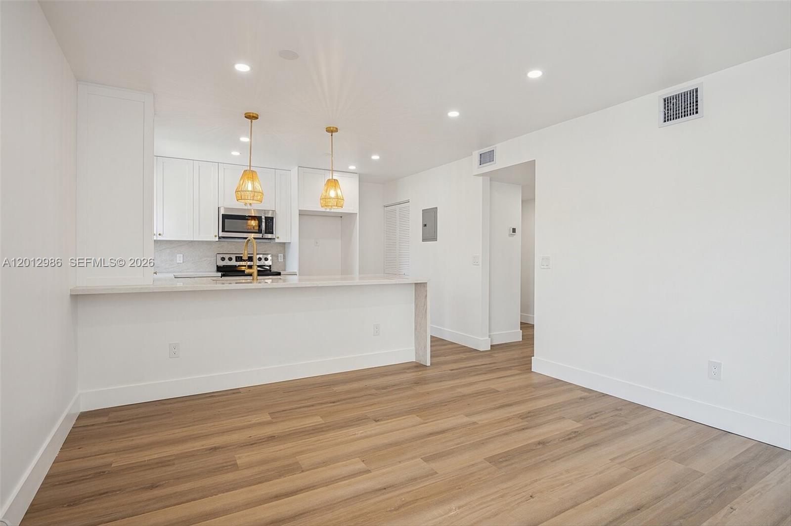 KINGS CREEK SO CONDO - Residential Lease