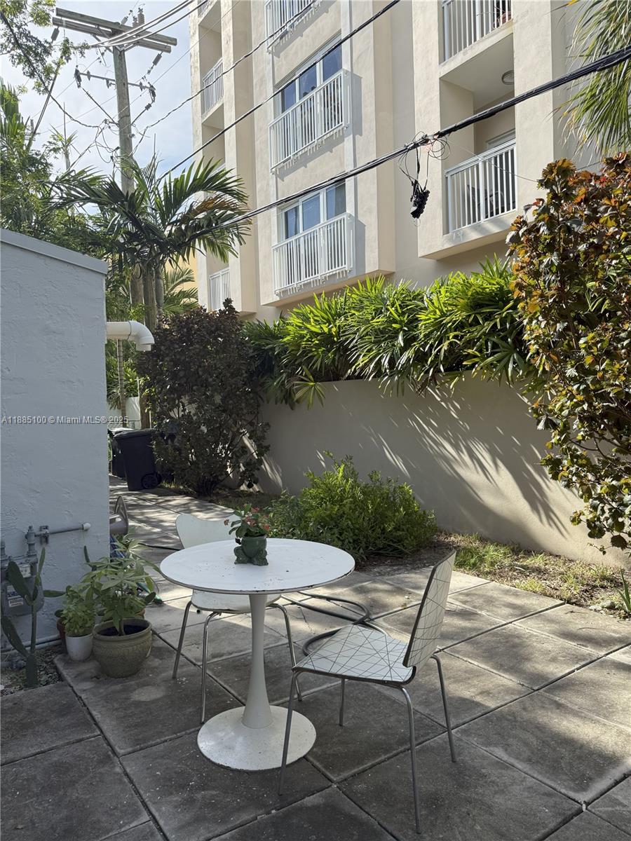 MENORES CONDO - Residential