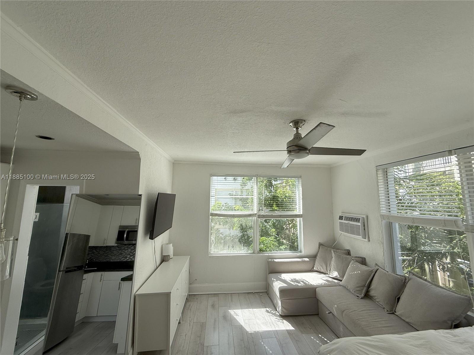 MENORES CONDO - Residential