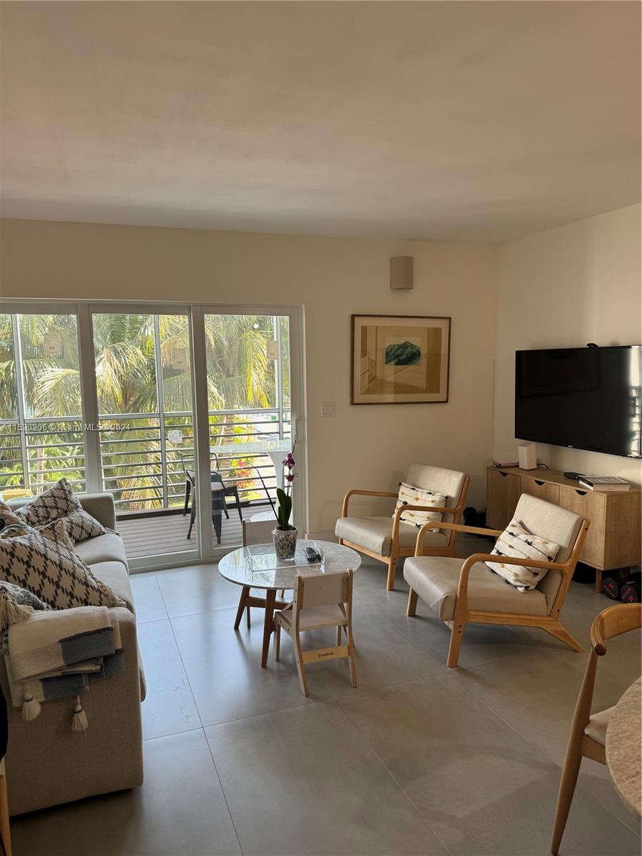 Property for Sale at 301 Sunrise Dr 3Bw, Key Biscayne, Miami-Dade County, Florida - Bedrooms: 3 
Bathrooms: 2  - $1,050,000