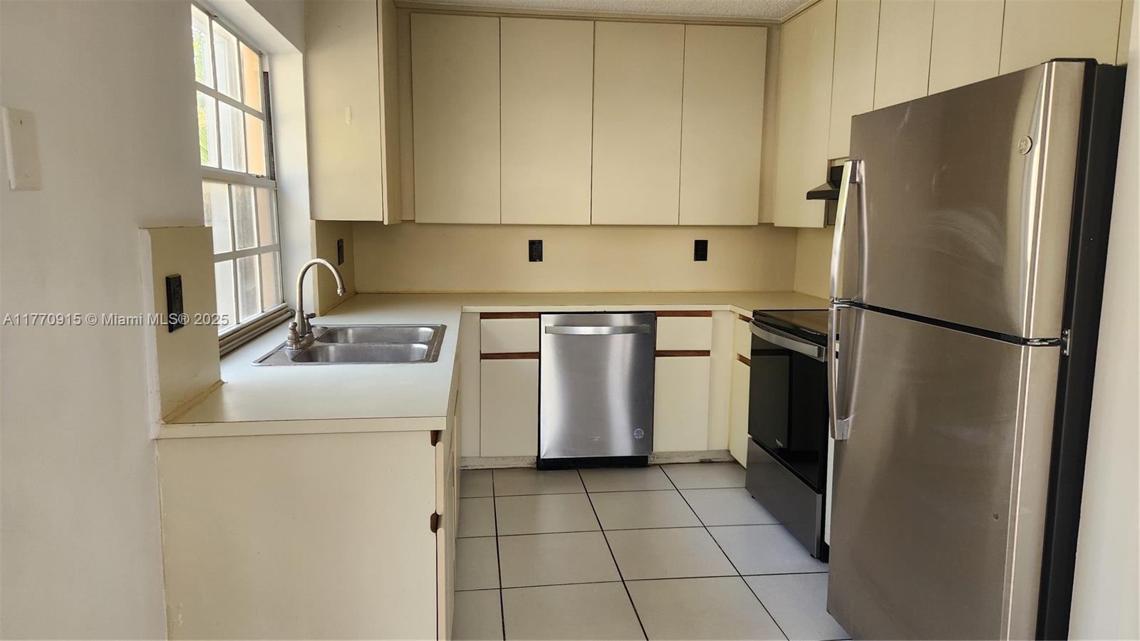 1365 Springside Dr 1365